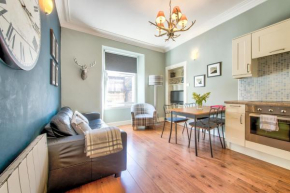 ALTIDO Elegant 2BR Apt, nearby Calton Hill and Waverley Station